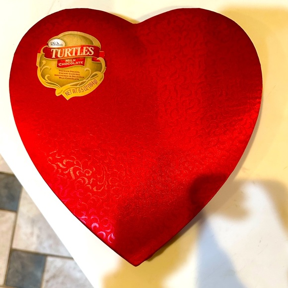 VTG DeMETs TURTLE VALENTINE PADDED SATIN HEART CHOCOLATE BOX 10.25” RED GIFT LUV - Picture 7 of 9